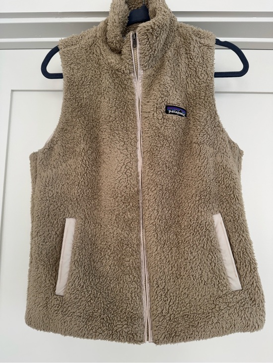 Patagonia Other - Patagonia Taupe Sherpa Fleece Vest